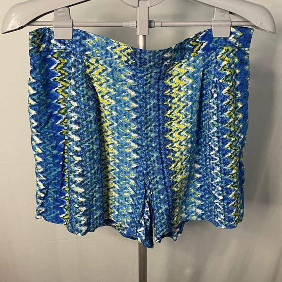 Two by Vince Camuto Blue and‎ Yellow Shorts MEDIUM - Picture 1 of 7